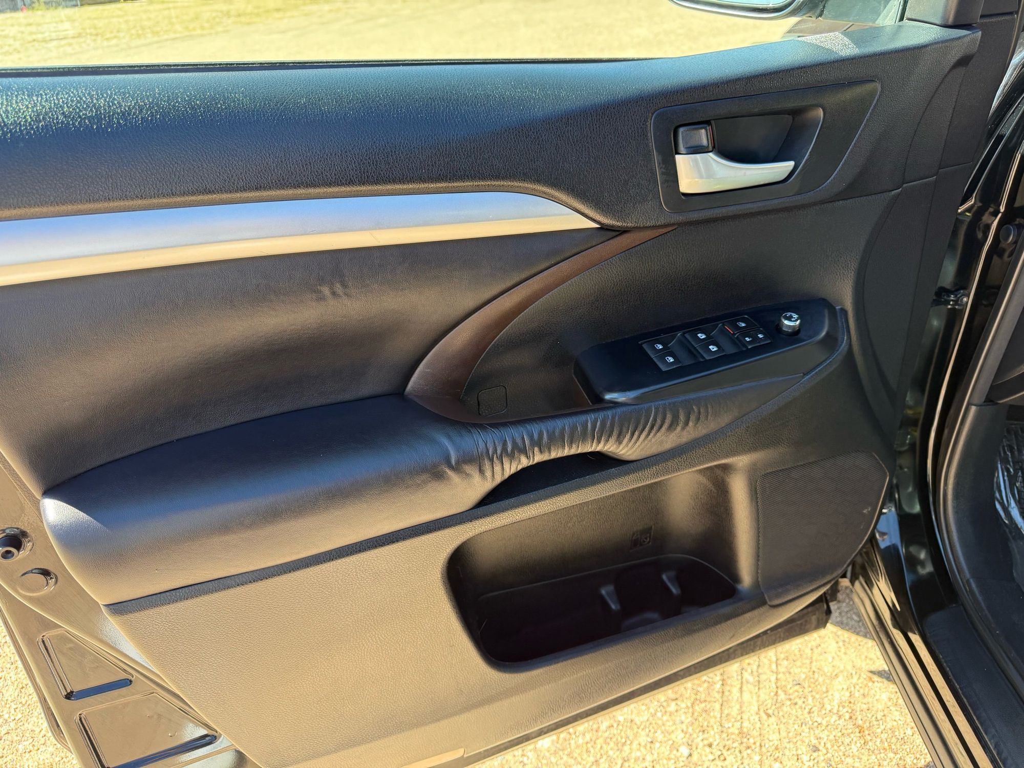 2015 Toyota Highlander XLE photo 9