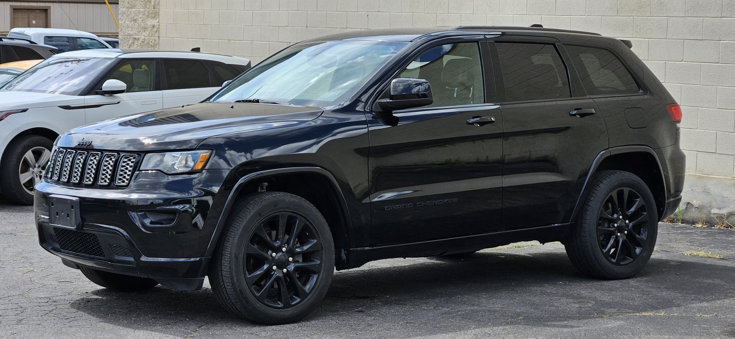 2017 Jeep Grand Cherokee Altitude 4WD's photo