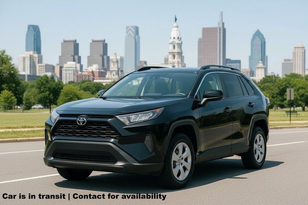 2019 Toyota RAV4 LE's photo