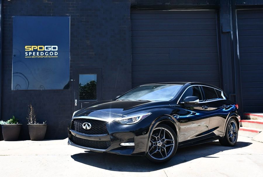 2017 INFINITI QX30 Sport