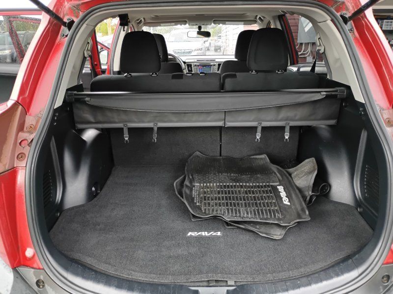 2013 Toyota RAV4 XLE photo 18