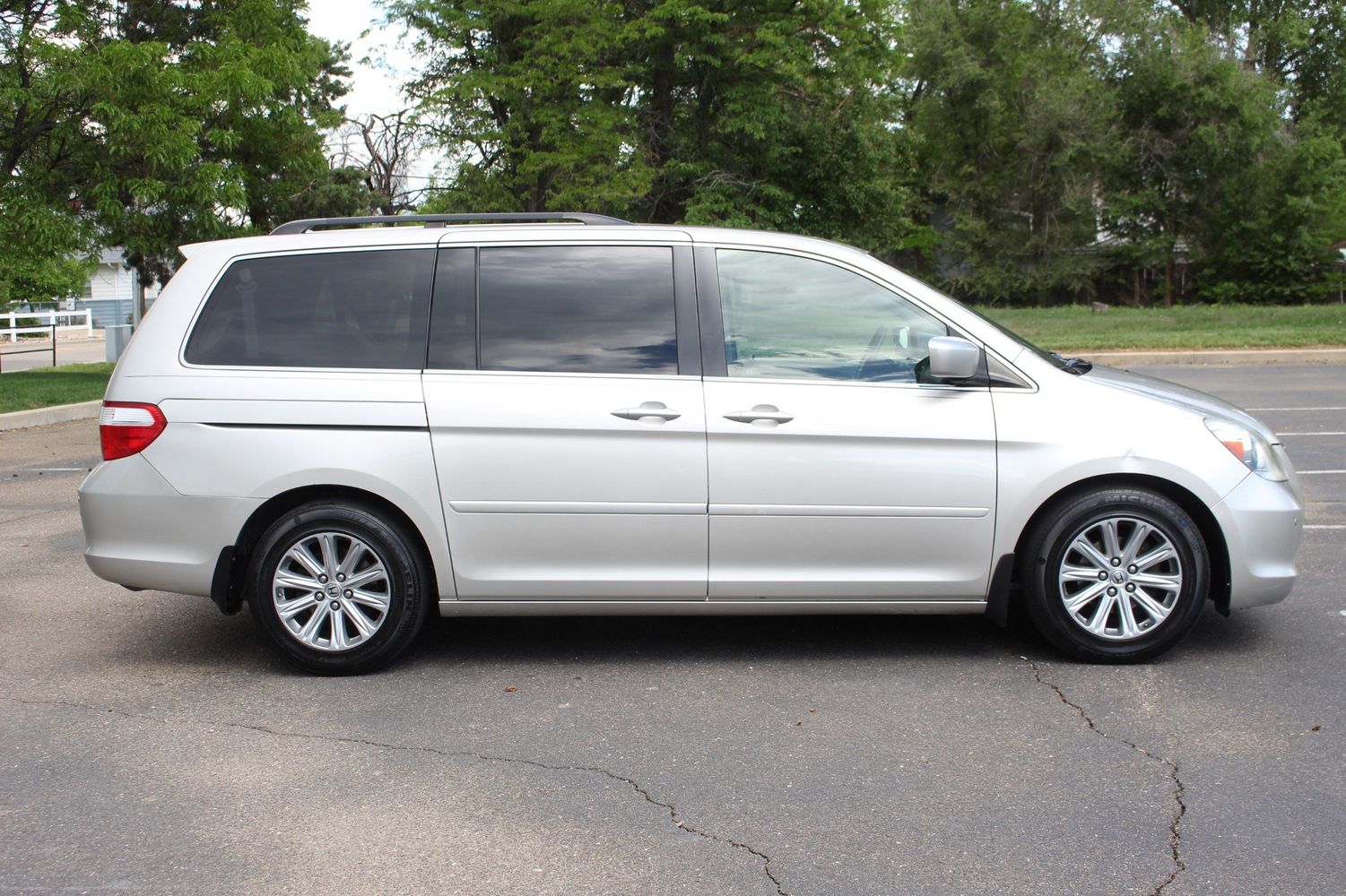 2007 Honda Odyssey Touring w/DVD w/Navi Victory Motors of Colorado