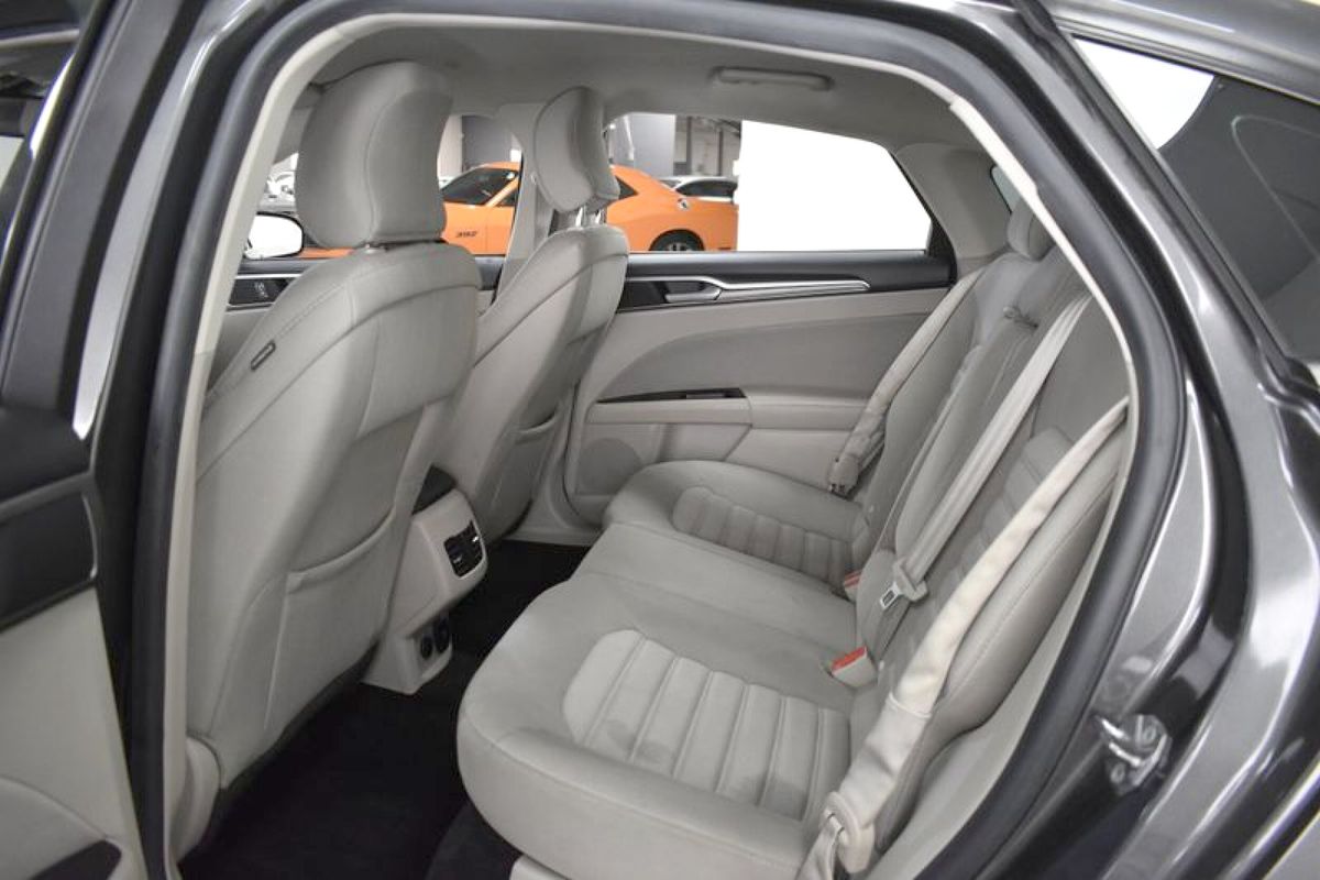 2017 Ford Fusion Hybrid SE