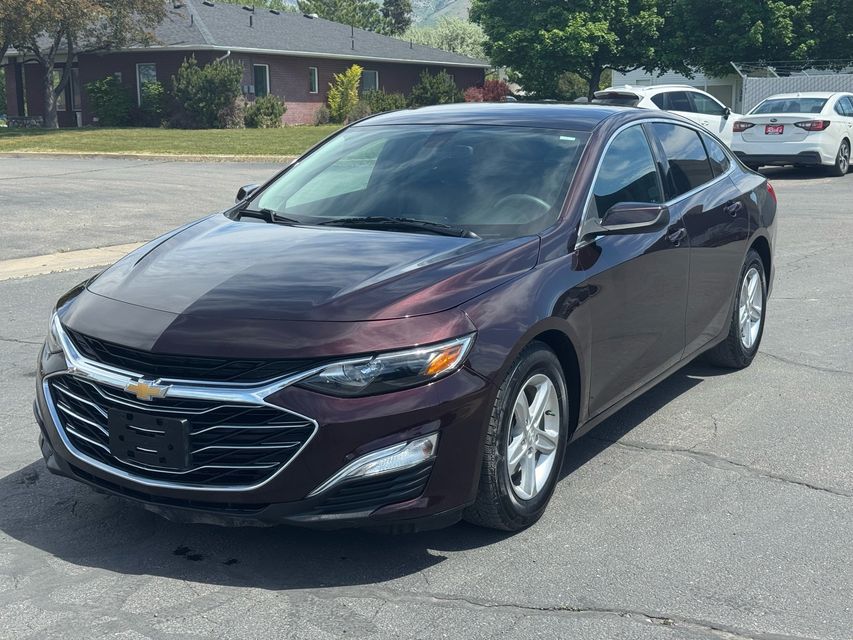 2020 Chevrolet Malibu — LS, photo 1 of 14