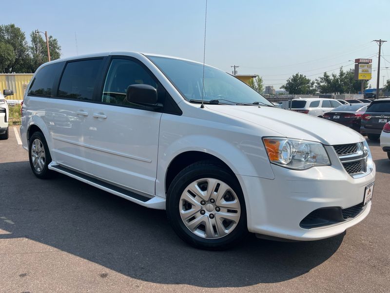 2017 Dodge Grand Caravan SE (US), SE/SXT (Can), Express (Mex)