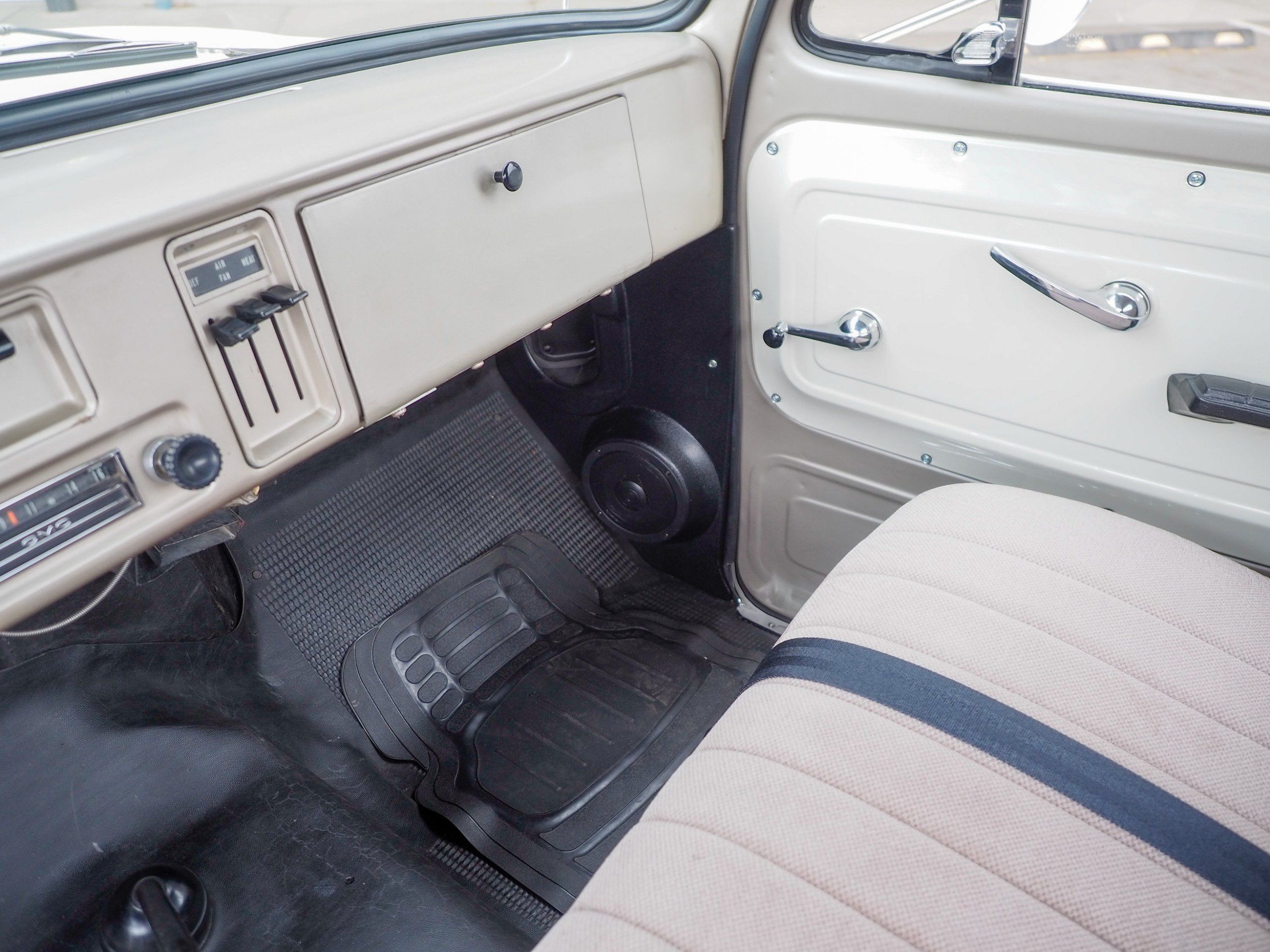 1966 GMC Pickup White RWD
