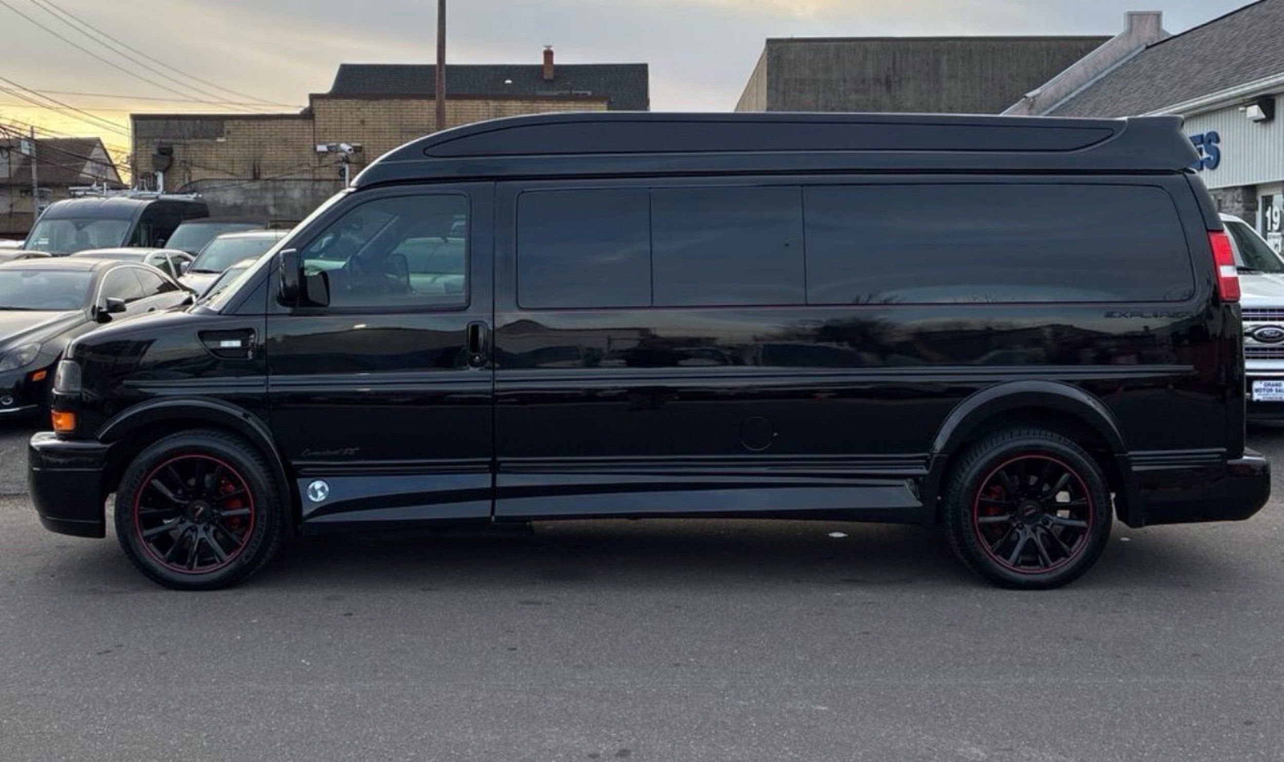 2019 GMC Savana Cargo Work Van's photo