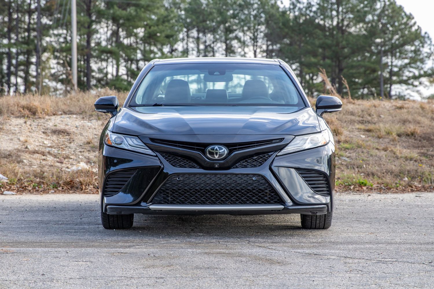 2019 Toyota Camry XSE photo 2