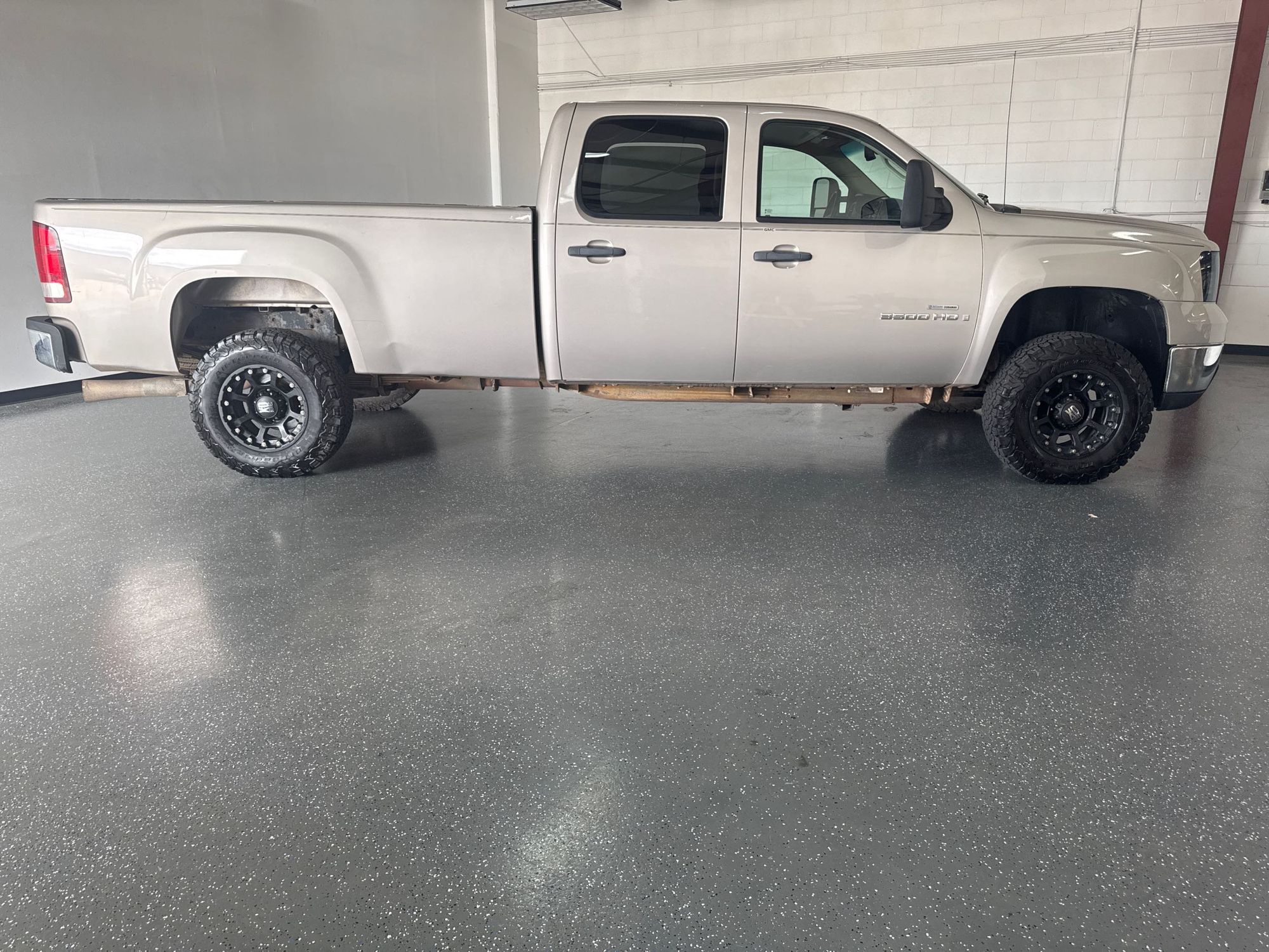 2008 Gmc Sierra SLT photo 2