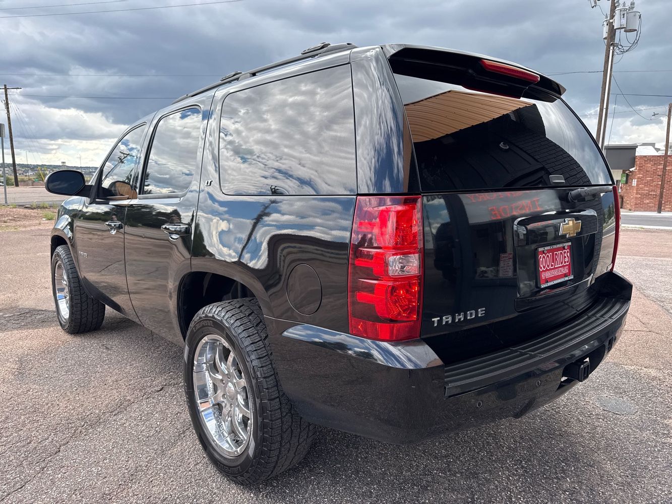 2010 Chevrolet Tahoe LT photo 4