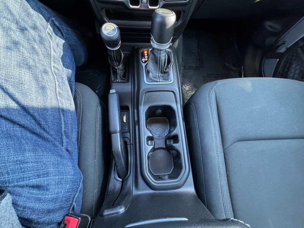2020 Jeep Wrangler Unlimited Sahara - Photo 24