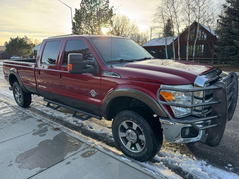 2016 Ford F-350 Super Duty Lariat's photo