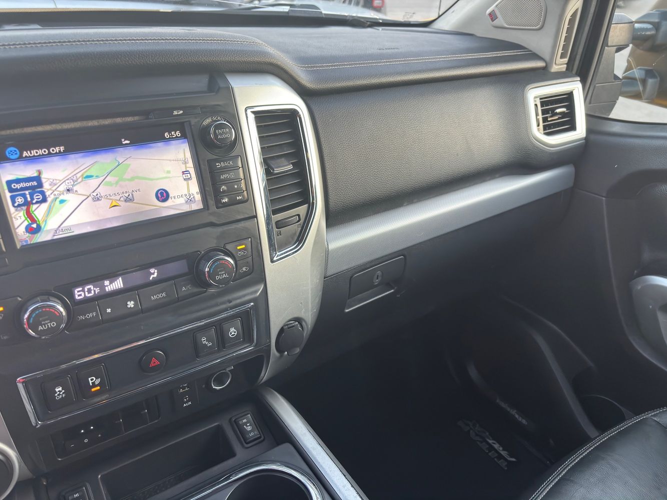 2016 Nissan Titan PRO-4X photo 20