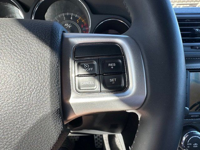 2014 Dodge Challenger R/T photo 12
