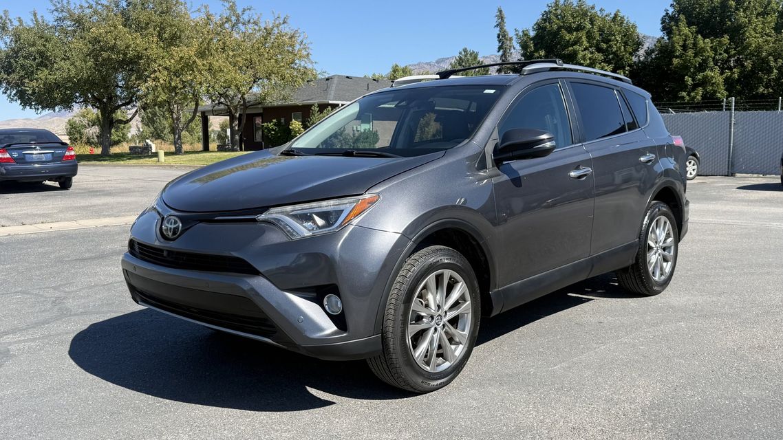 2017 Toyota RAV4 — Limited, photo 1 of 16