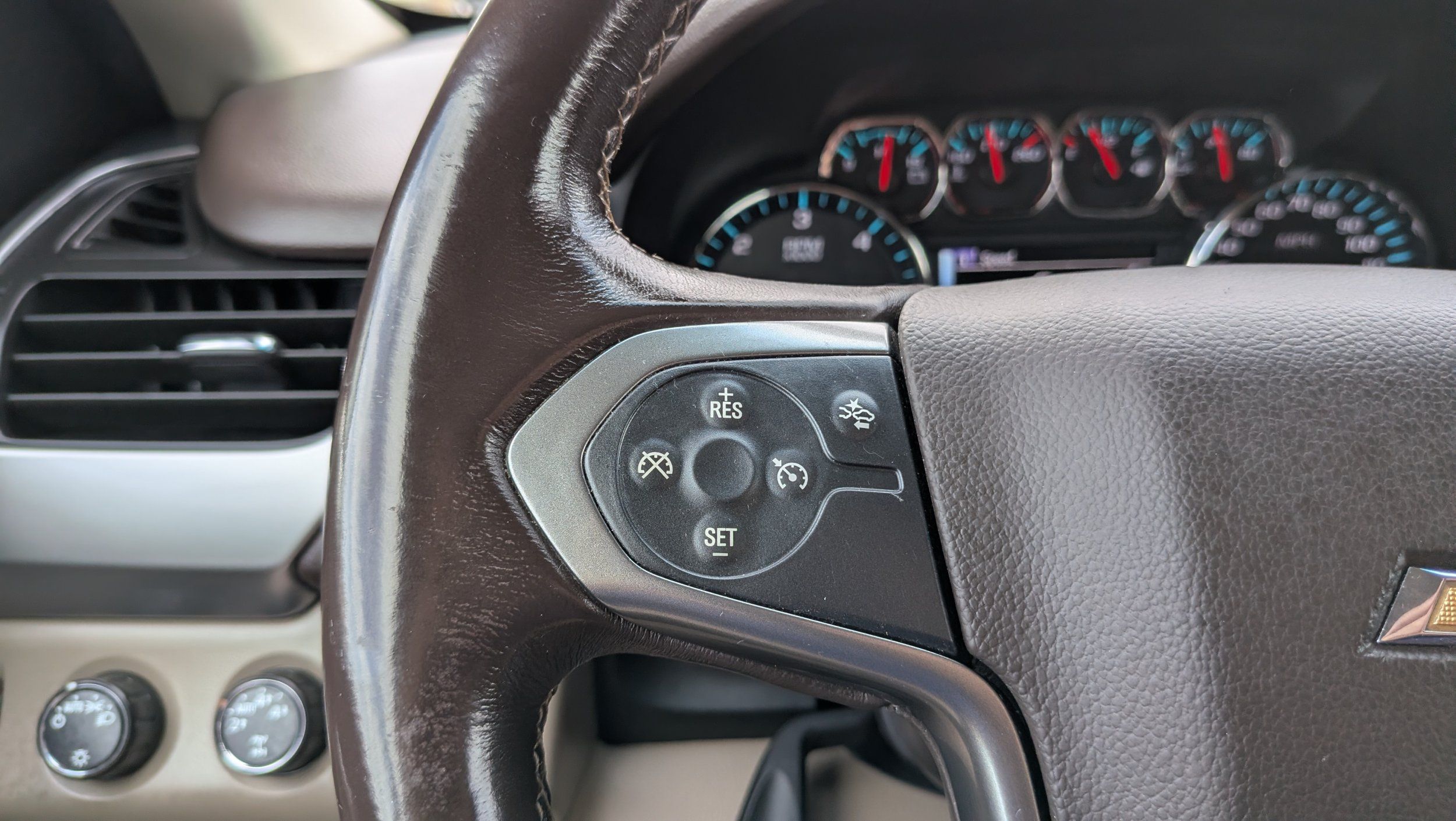 2016 Chevrolet Tahoe LT - Photo 21