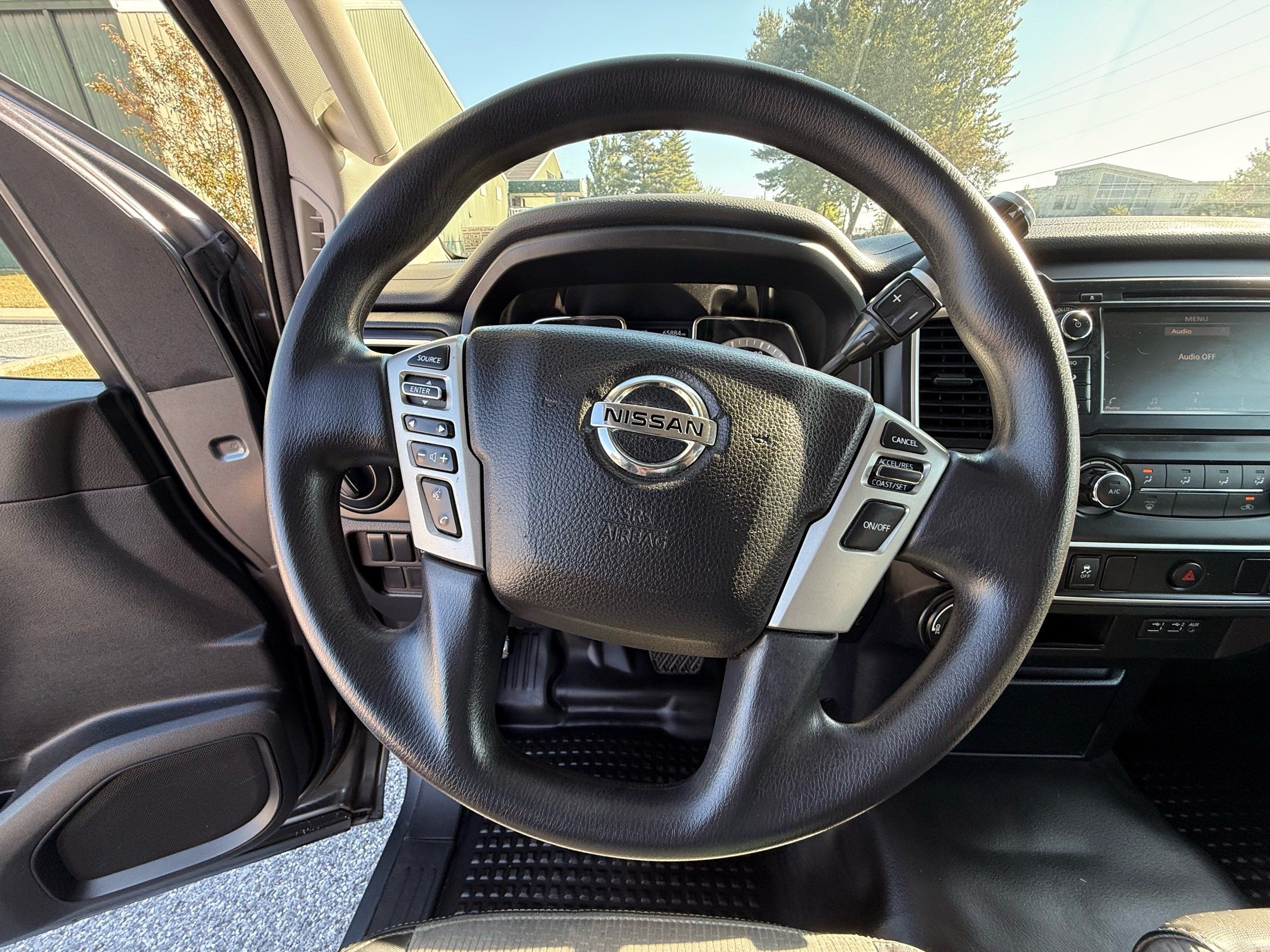 2019 Nissan Titan S photo 18
