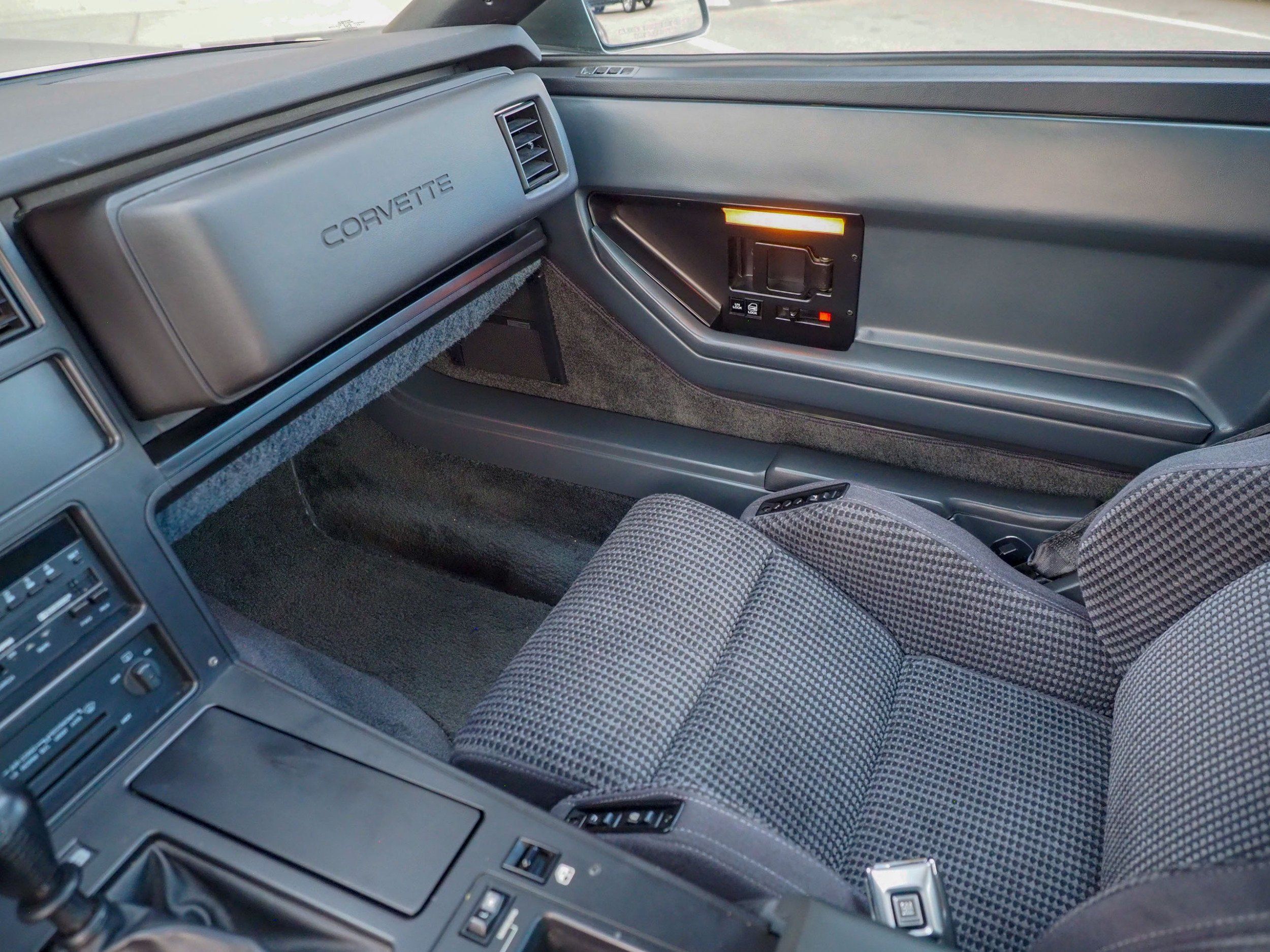 1985 Chevrolet Corvette Silver 