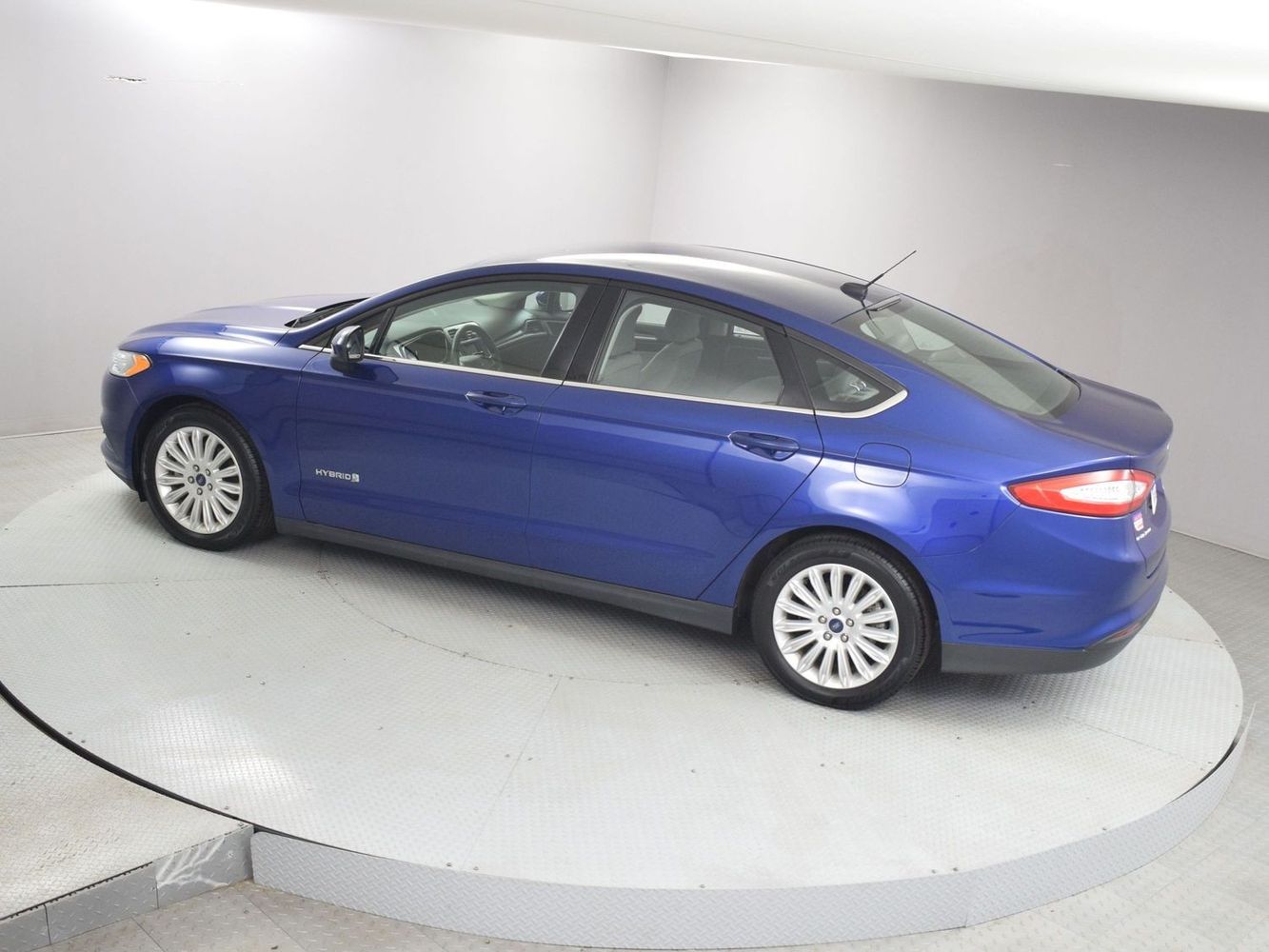 2016 Ford Fusion Hybrid S photo 7