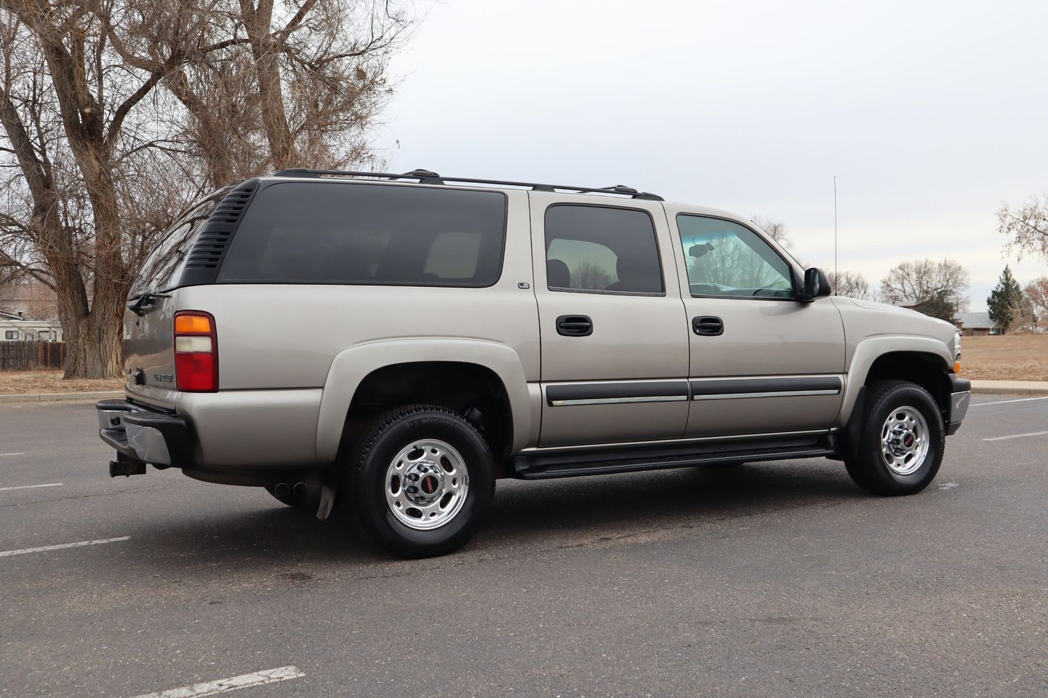 2002 Chevrolet Suburban 2500 LS | Victory Motors of Colorado