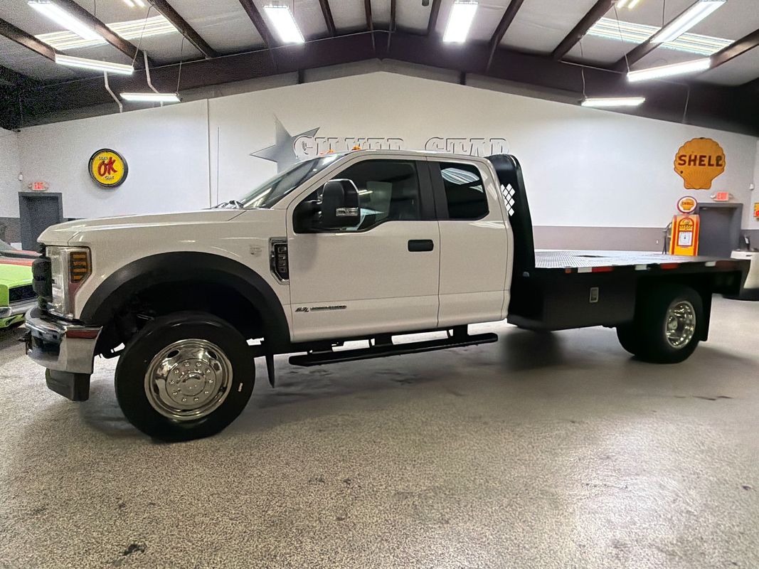 2018 Ford F-550 Chassis Super Duty - Dual Rear Wheel