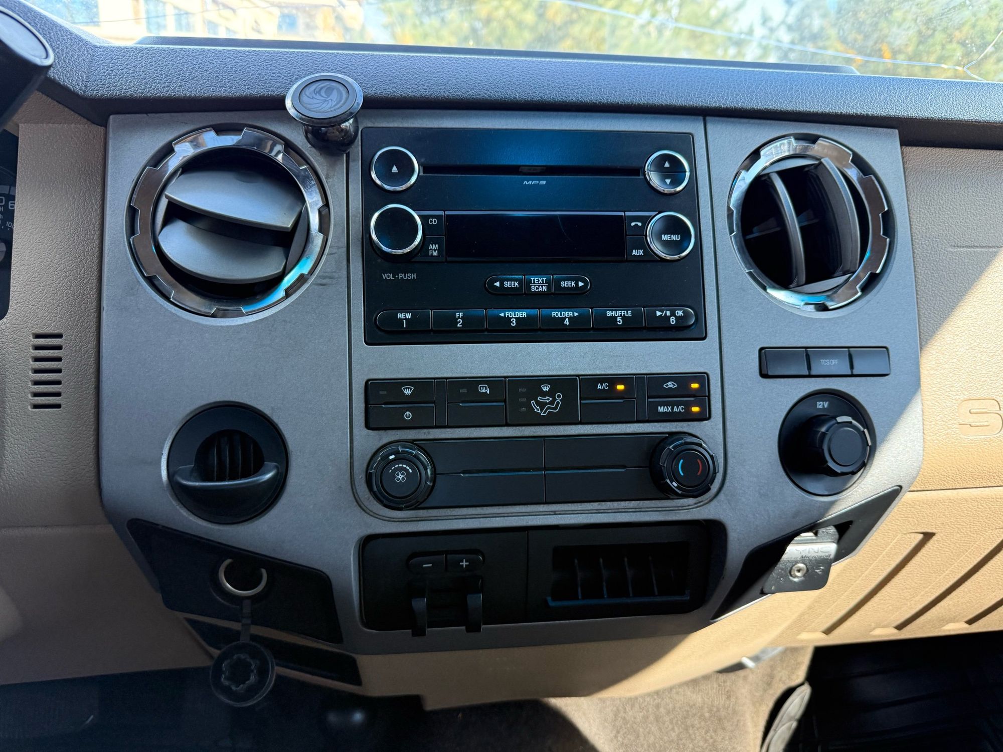 2014 Ford F-350 XLT photo 30