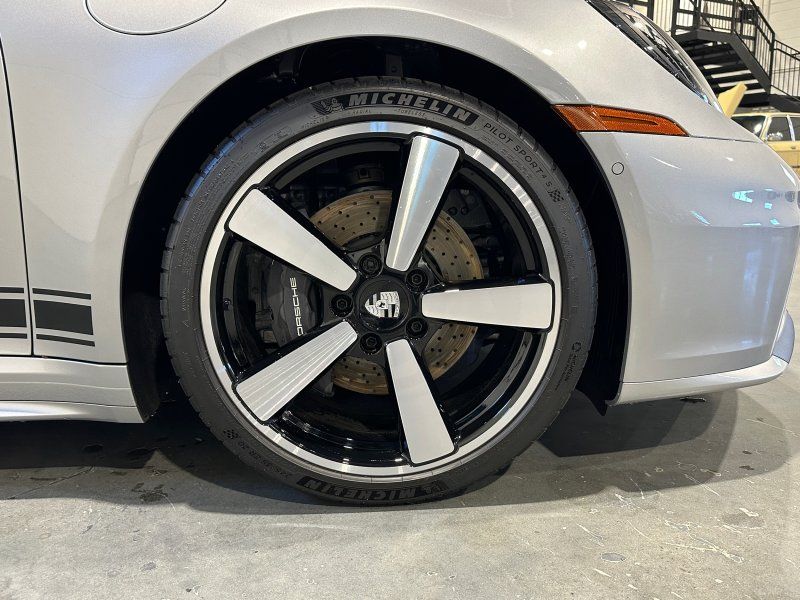2025 Porsche 911 Carrera, photo 24