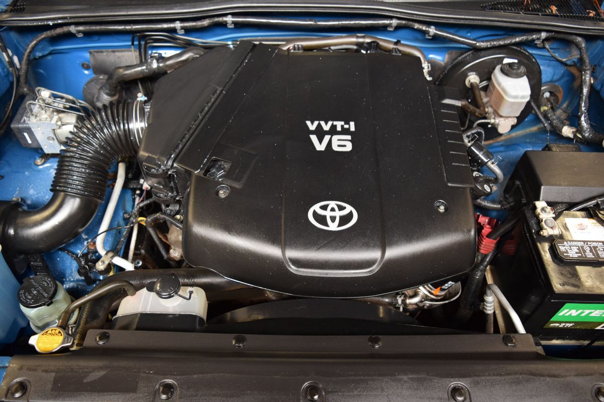 View vehicle photo 3