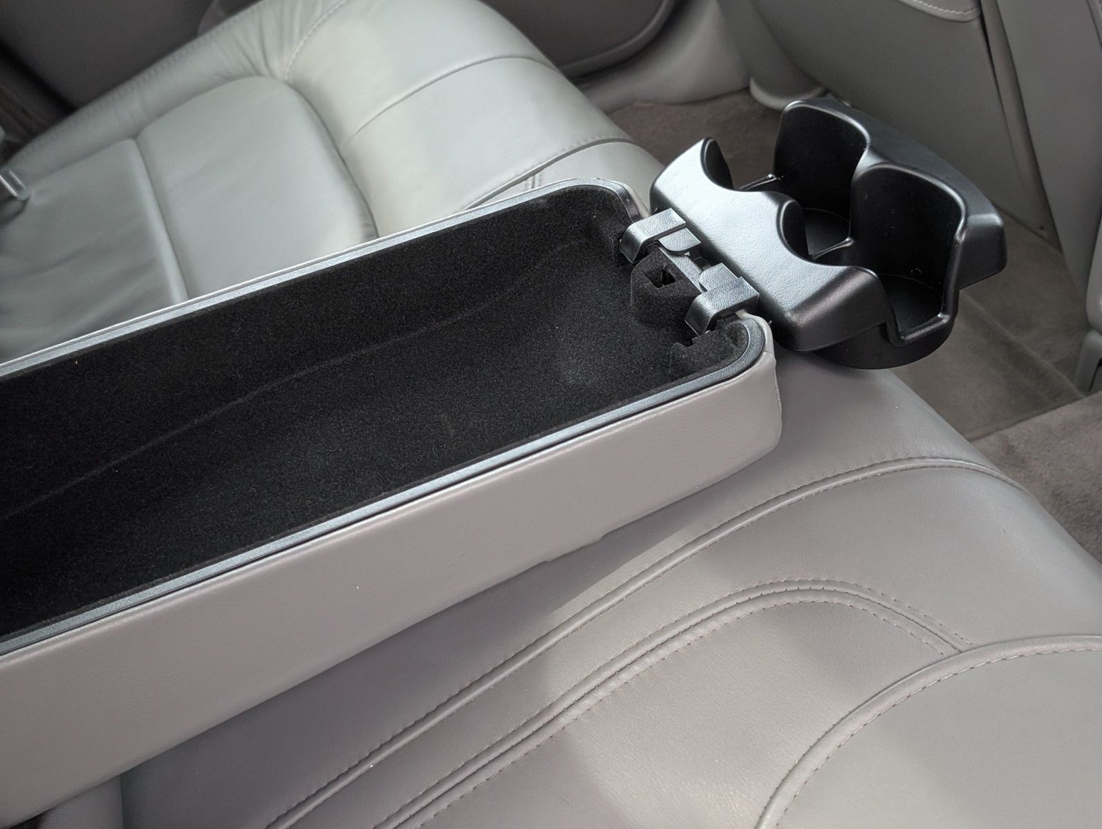 2005 Cadillac DeVille 123