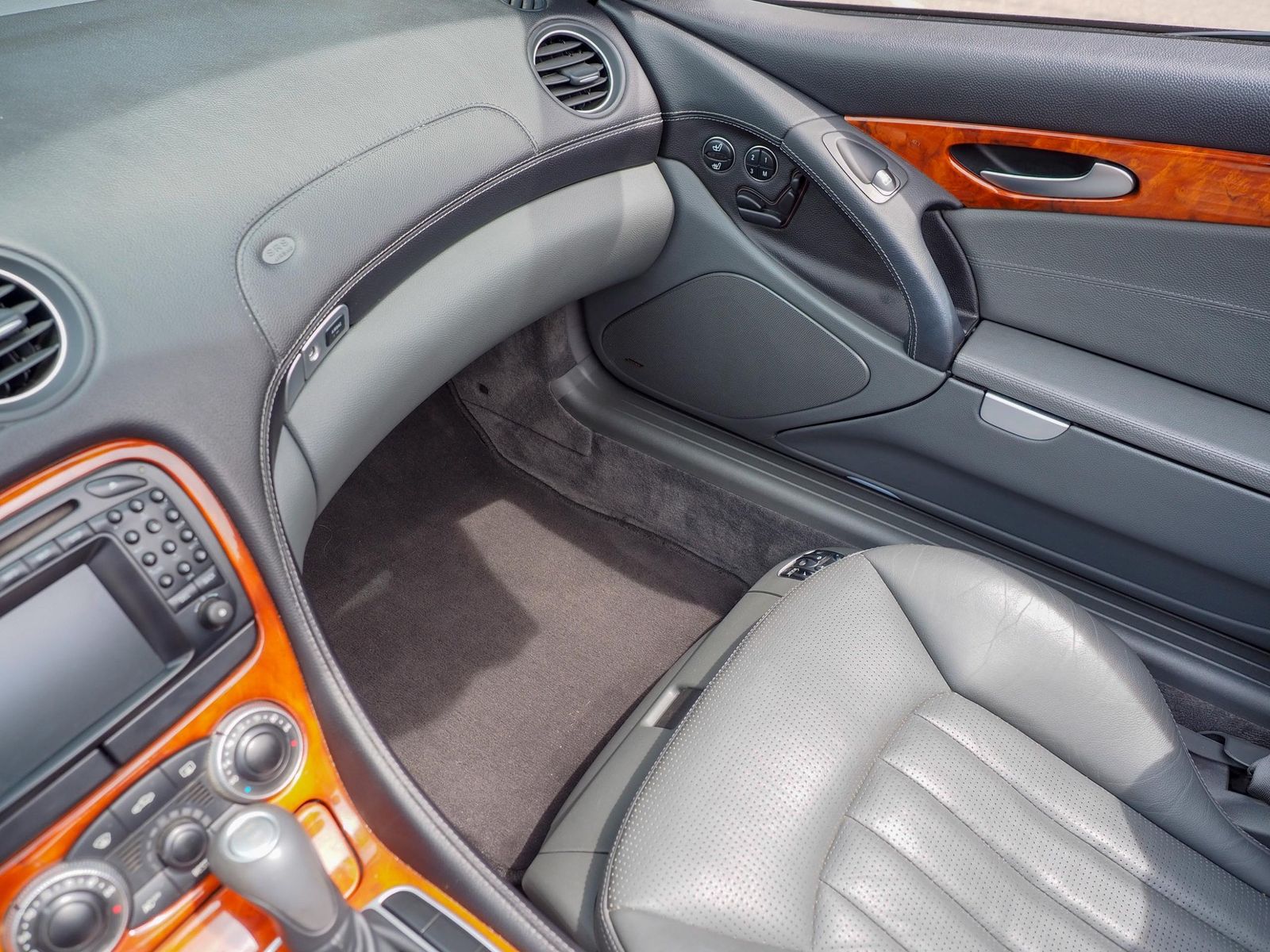 2004 Mercedes-Benz SL-Class 55
