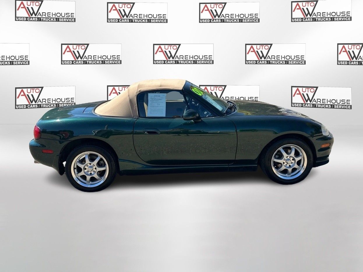 2000 Mazda MX-5 Miata Miata photo 2