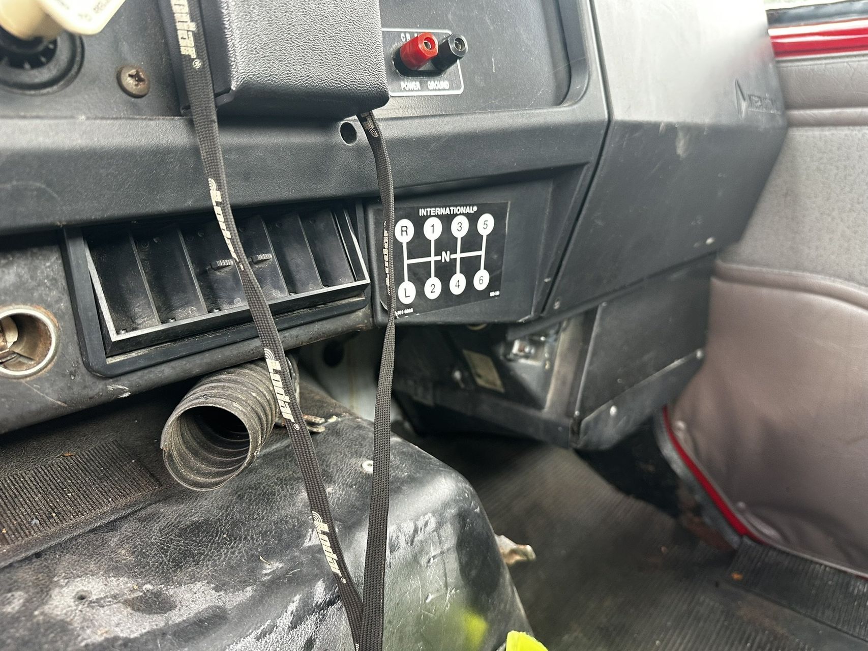 2000 International 4700 25