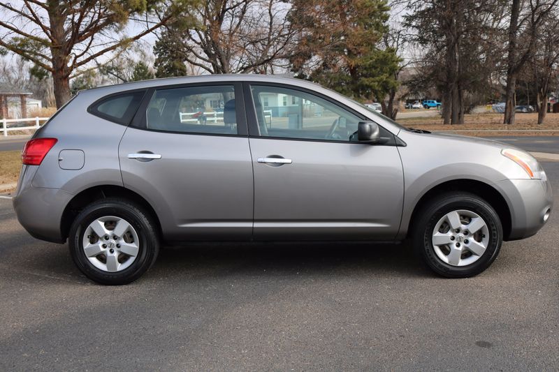 2010 Nissan Rogue Photos