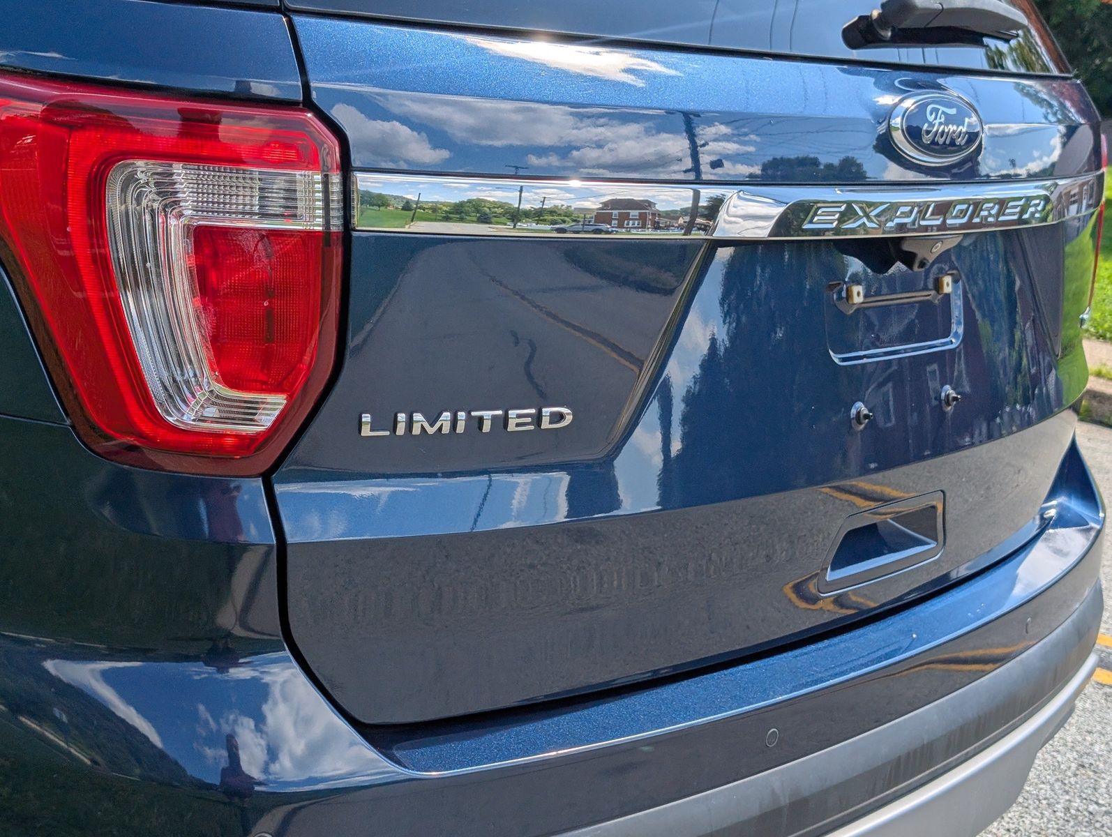 2017 Ford Explorer 27