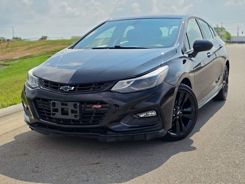 Black 2018 Chevrolet Cruze Hatchback Front-Wheel Drive 6-Speed Automatic