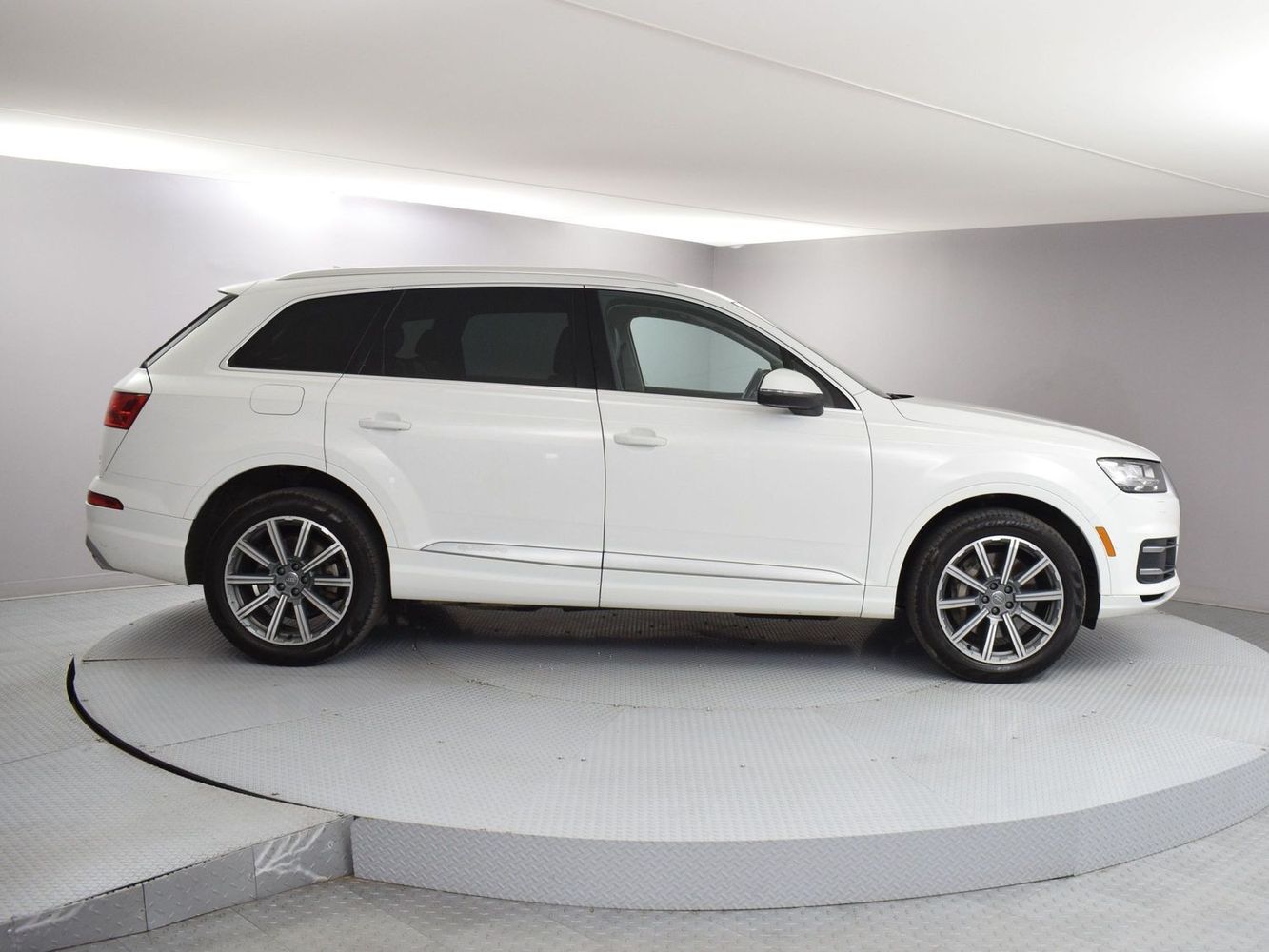 2018 Audi Q7 Premium Plus's photo