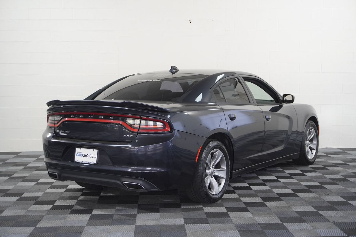 2016 Dodge Charger SXT