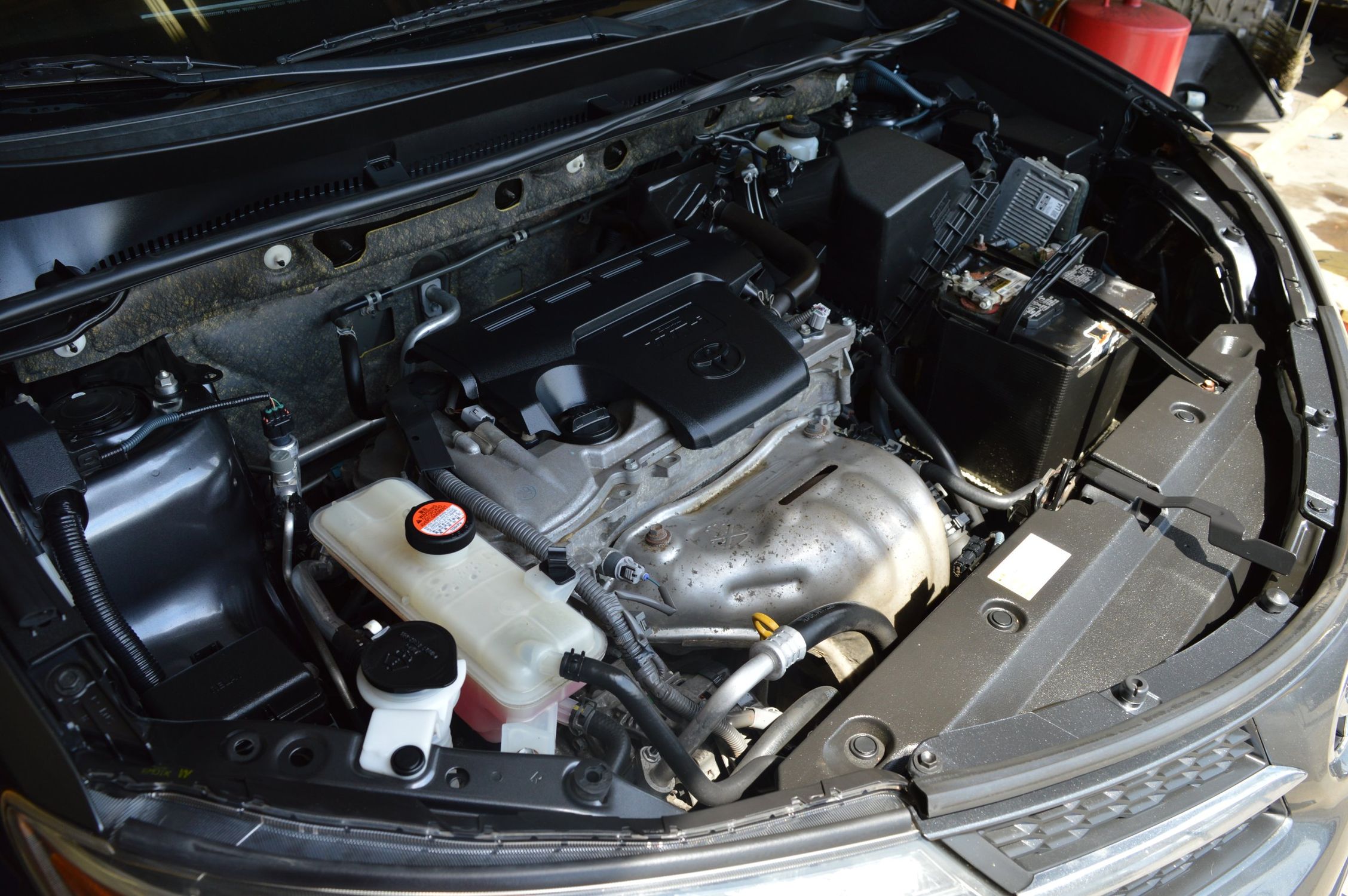 2015 Toyota RAV4 XLE photo 23