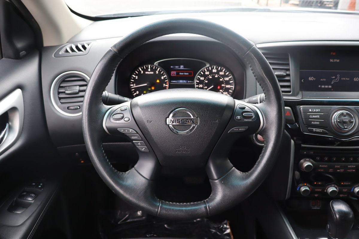 2019 Nissan Pathfinder SV
