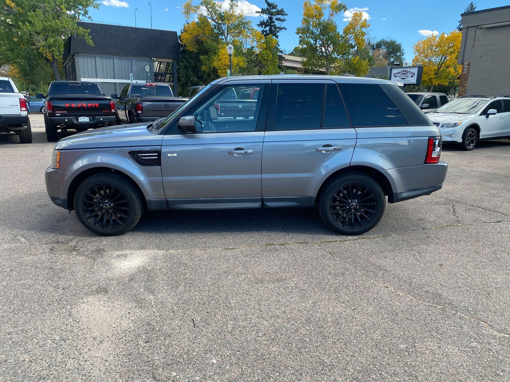 2013 Land Rover Range Rover Sport HSE photo 4