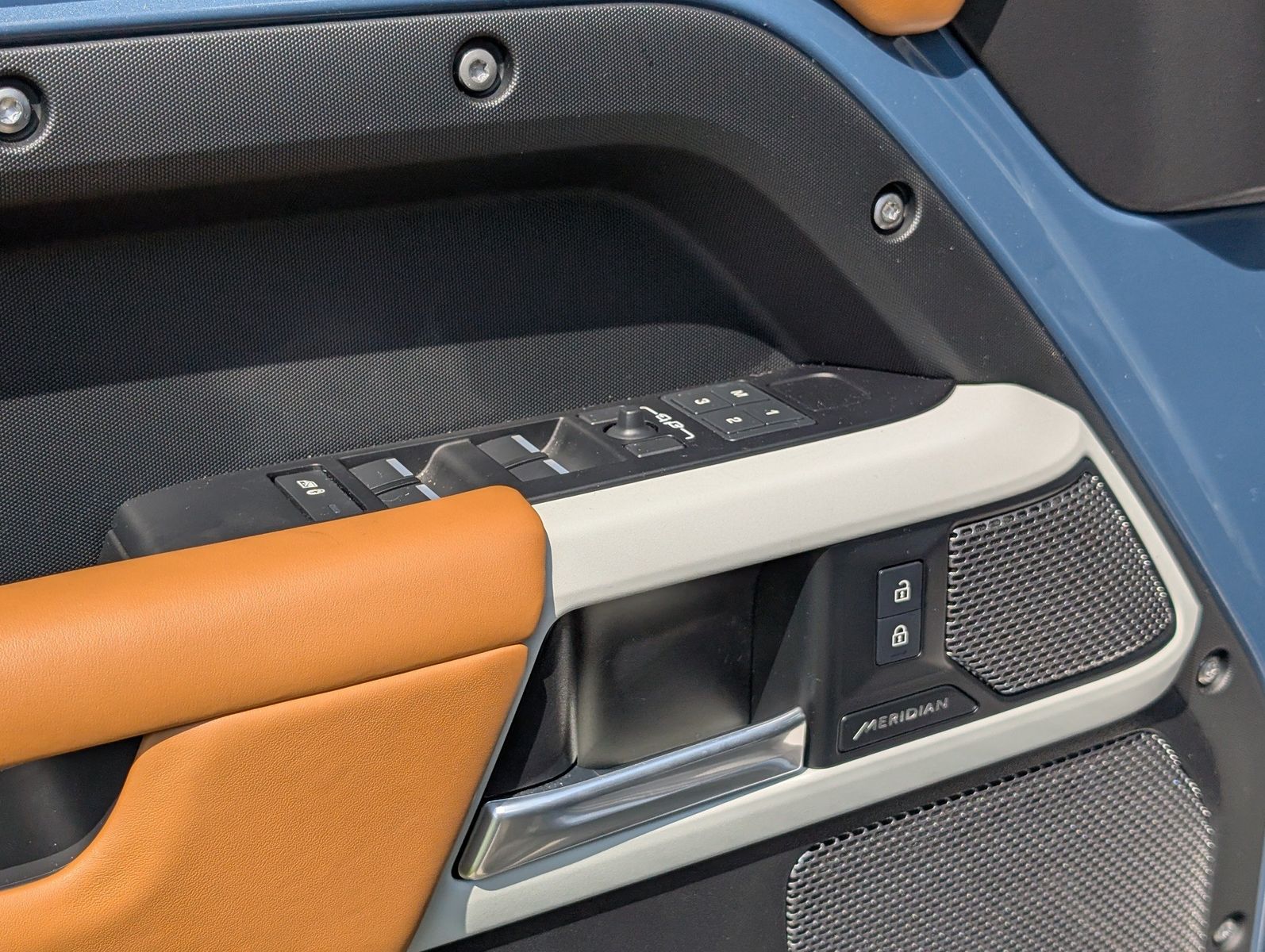 2024 Land Rover Defender 41