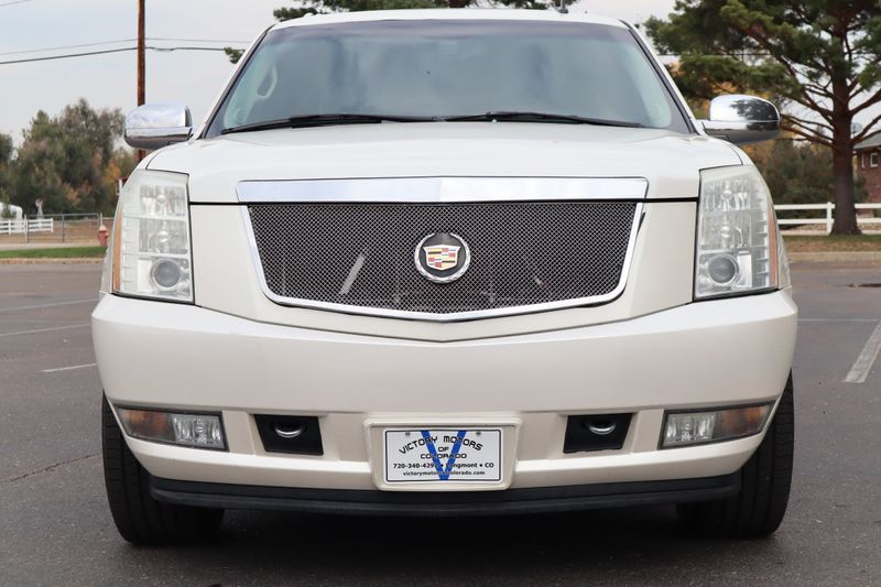 2008 Cadillac Escalade ESV Photos