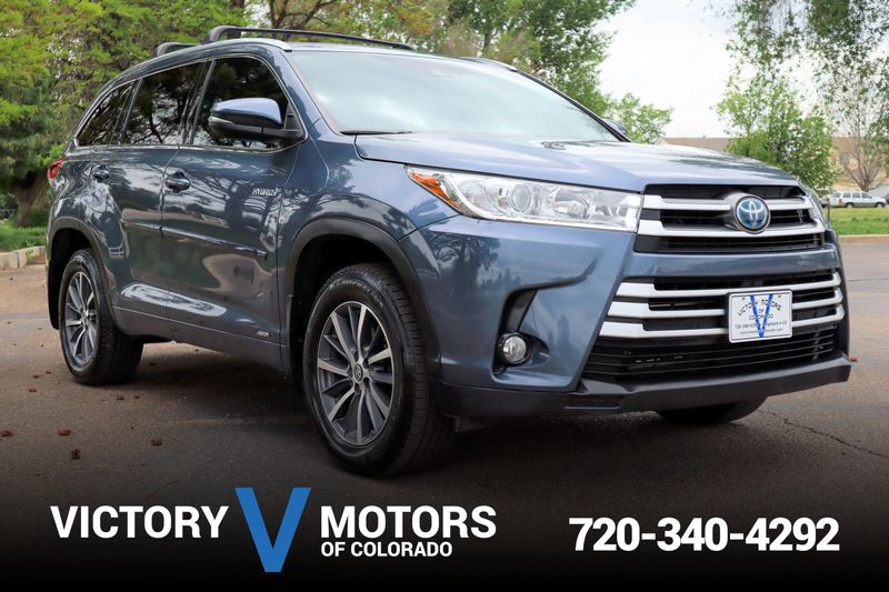 2017 Toyota Highlander Hybrid XLE | Victory Motors of Colorado