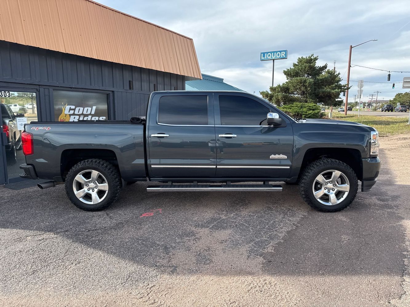 2017 Chevrolet Silverado 1500 High Country photo 4