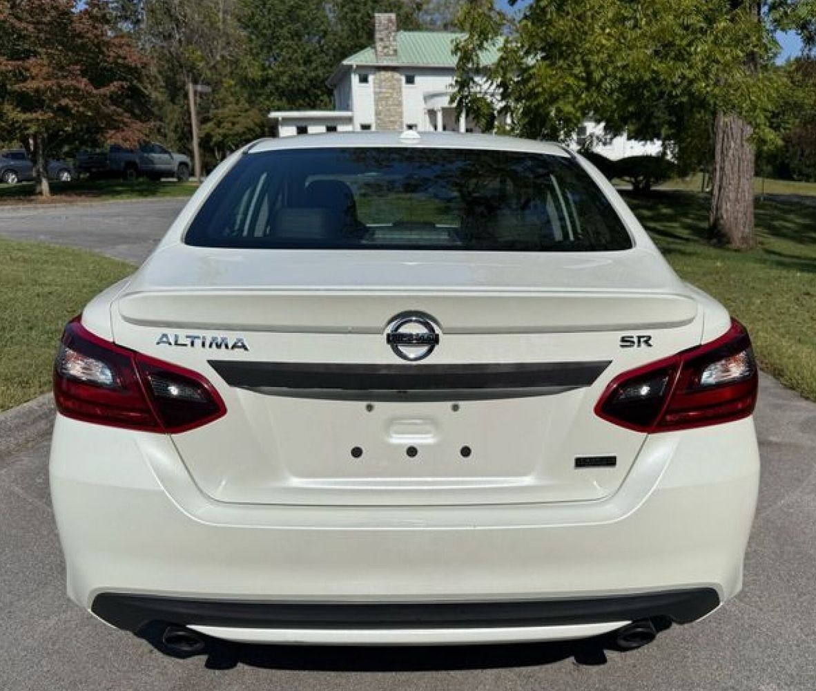 2018 Nissan Altima 2.5 SR photo 7