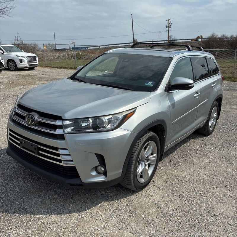 Silver 2017 Toyota Highlander Limited AWD SUV / Crossover All-Wheel Drive 8-Speed Automatic