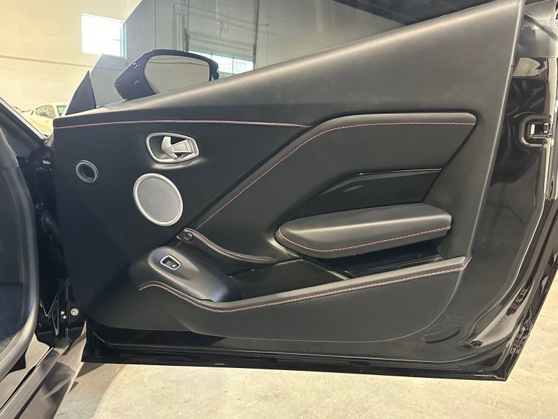 2020 Aston Martin Vantage Base, photo 17