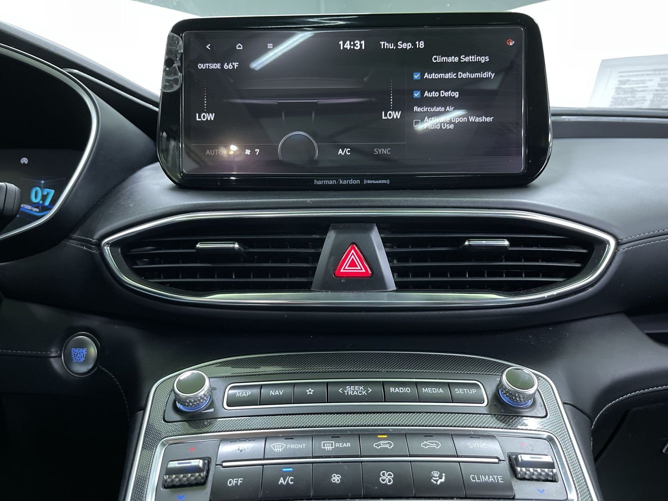 2022 Hyundai Santa Fe SEL Premium photo 22