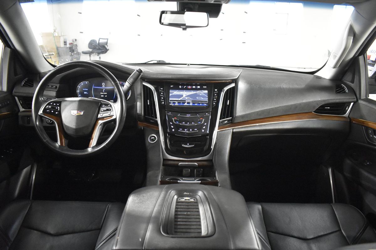 2018 Cadillac Escalade Luxury