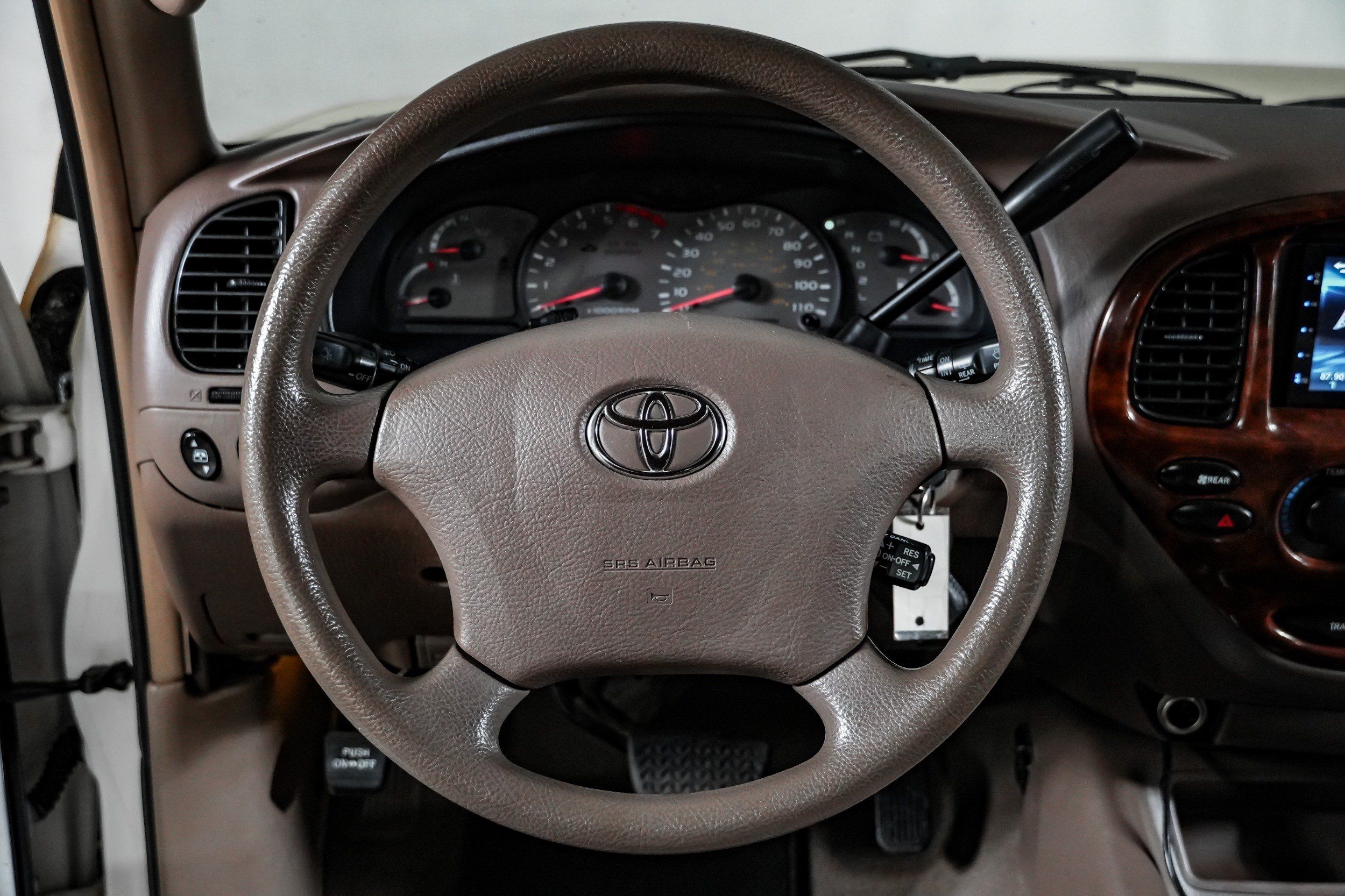 2004 Toyota Sequoia SR5 - Photo 16